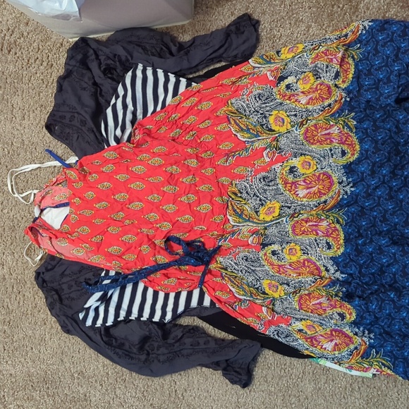 DONATED EACH FP/NASTY GAL/UO/BILLABONG LOT - Picture 15 of 16